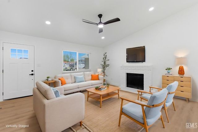 1001 Giuseppe Court, Bakersfield, CA 93307