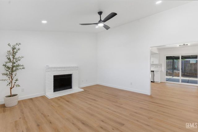 1001 Giuseppe Court, Bakersfield, CA 93307