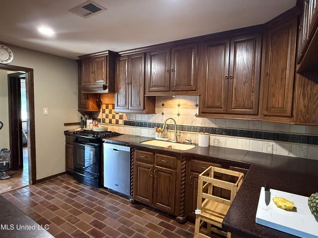 2213 North Street, Gulfport, MS 39507