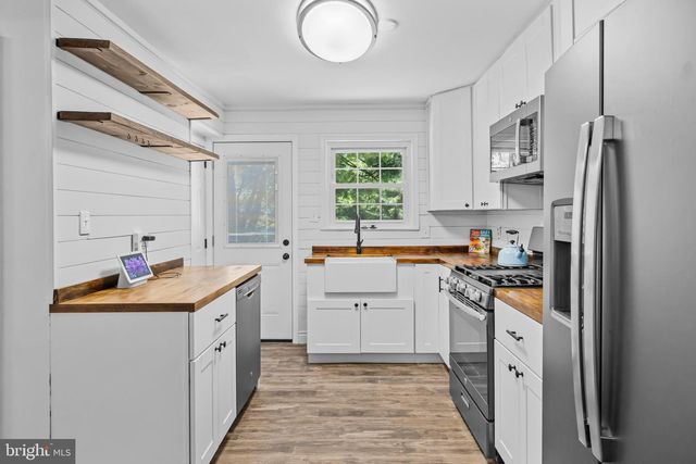 5544 SPANGLER LN, Woodbridge, VA 22193