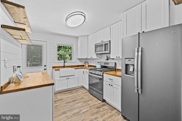 5544 SPANGLER LN, Woodbridge, VA 22193