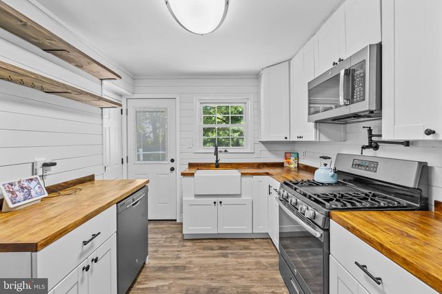 5544 SPANGLER LN, Woodbridge, VA 22193