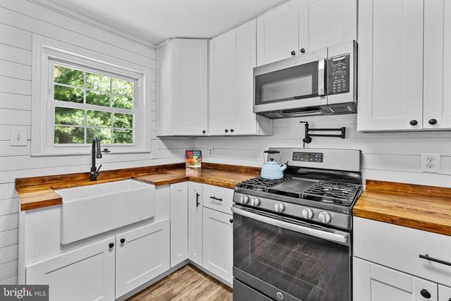 5544 SPANGLER LN, Woodbridge, VA 22193