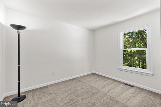 5544 SPANGLER LN, Woodbridge, VA 22193