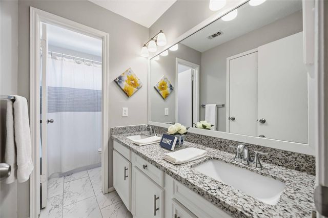 206 Scarlet Maple Drive, Sugar Land, TX 77479