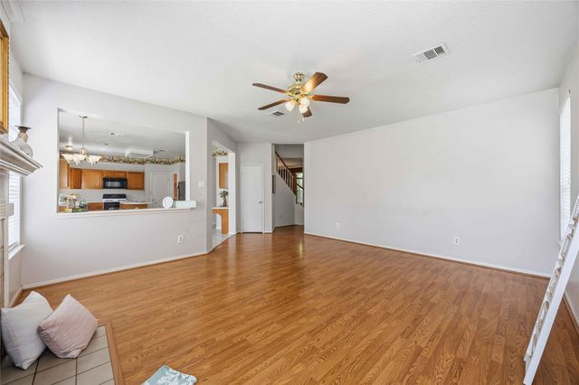 206 Scarlet Maple Drive, Sugar Land, TX 77479