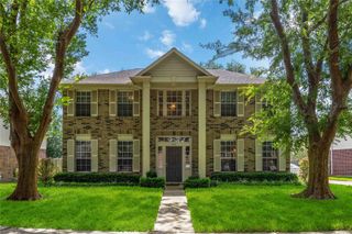 206 Scarlet Maple Drive, Sugar Land, TX 77479