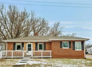 320 W EDWARDS Street, Maryville, MO 64468