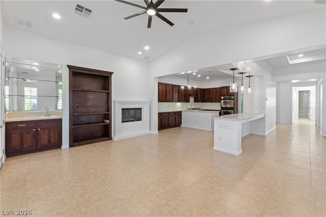 11283 La Madre Ridge Drive, Las Vegas, NV 89135