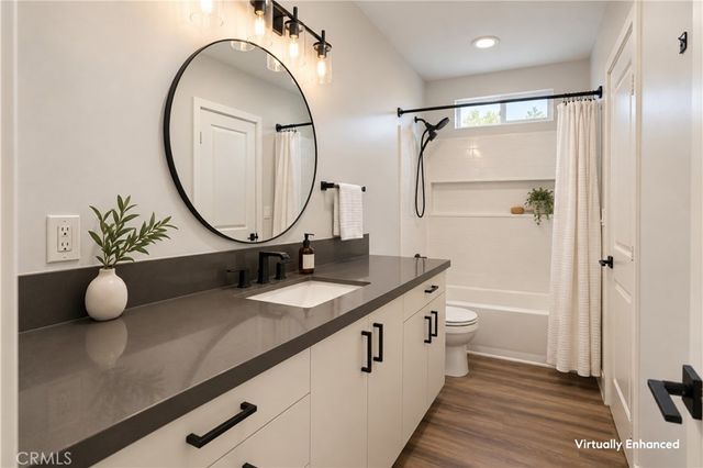 315 University Drive, Costa Mesa, CA 92627