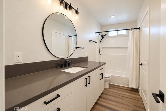 315 University Drive, Costa Mesa, CA 92627