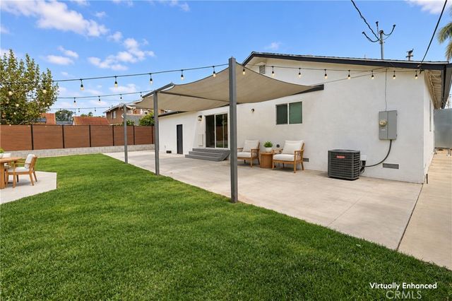 315 University Drive, Costa Mesa, CA 92627