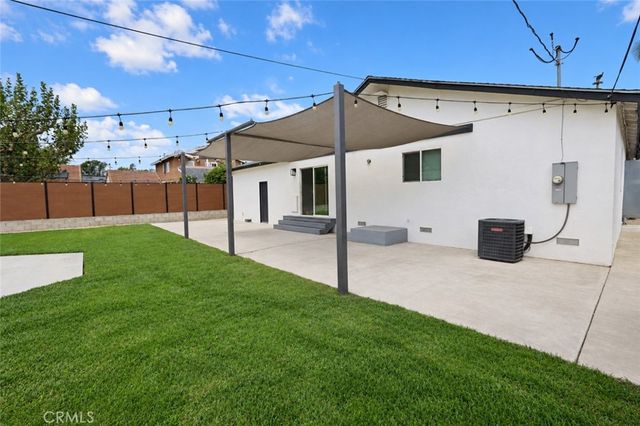 315 University Drive, Costa Mesa, CA 92627