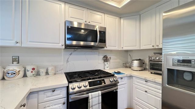 306 E Thornton, Hemet, CA 92543