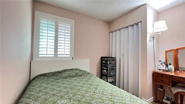 306 E Thornton, Hemet, CA 92543