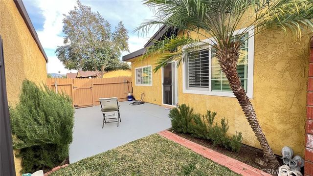 306 E Thornton, Hemet, CA 92543