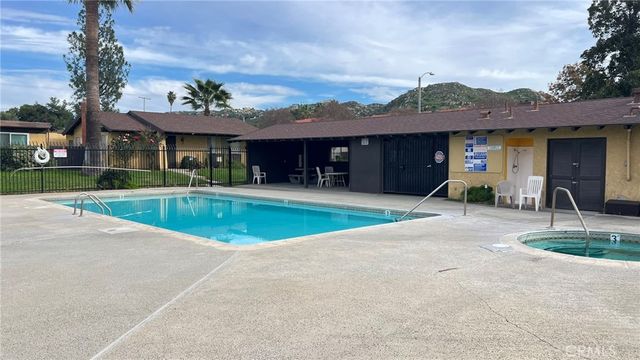 306 E Thornton, Hemet, CA 92543