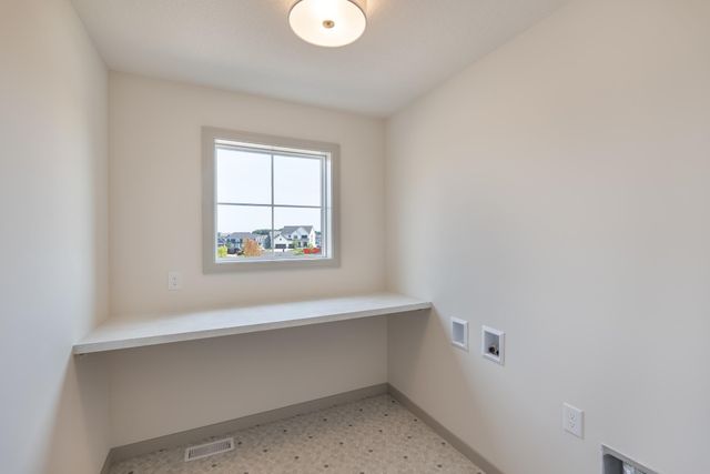 5036 Airlake Draw, Woodbury, MN 55129