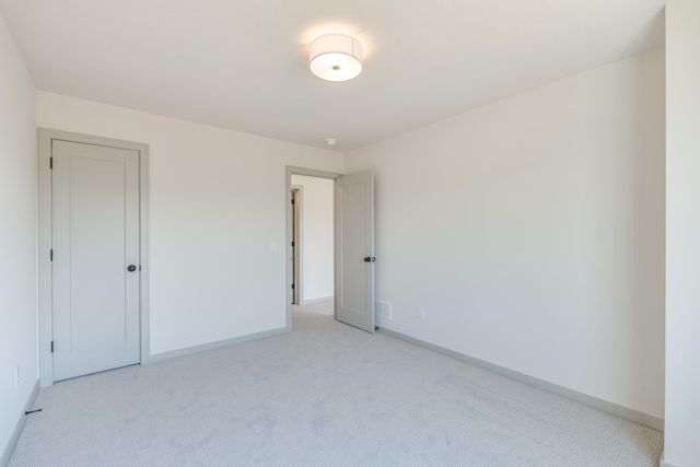 5036 Airlake Draw, Woodbury, MN 55129