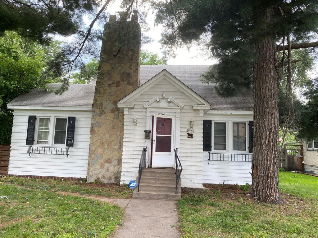 2518 University Avenue NE, Minneapolis, MN 55418