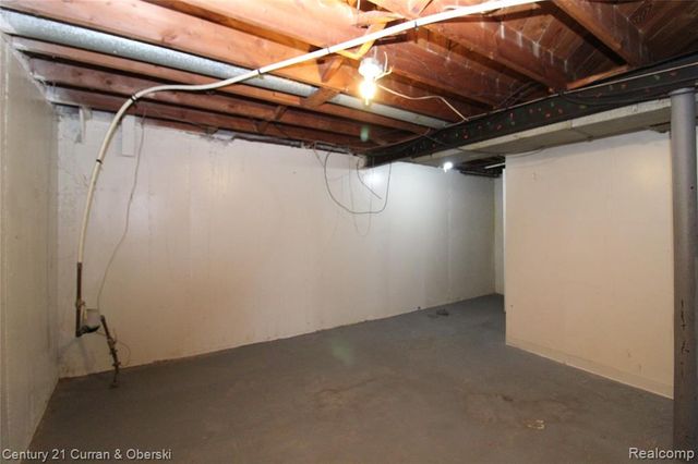 1919 Stieber Street, Westland, MI 48186