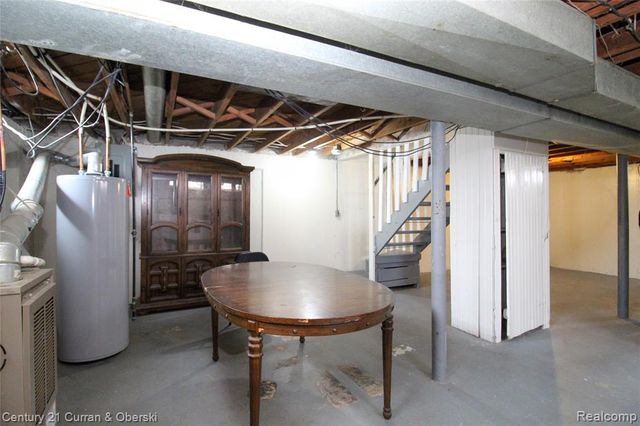 1919 Stieber Street, Westland, MI 48186