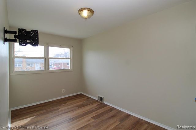 1919 Stieber Street, Westland, MI 48186