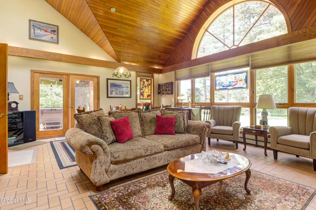 43 East Road, Brunswick, NY 12180