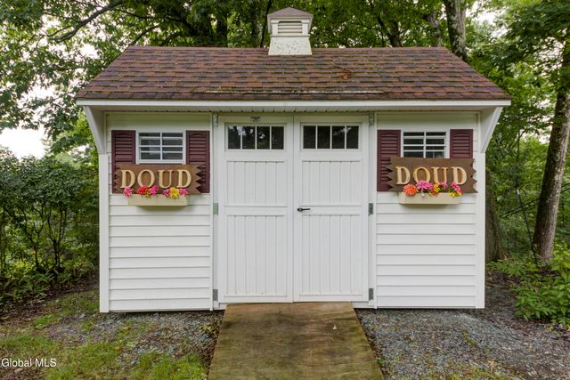 43 East Road, Brunswick, NY 12180