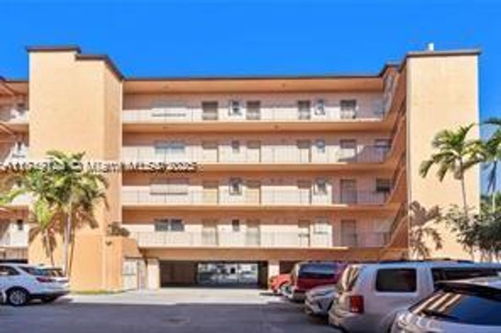 1950 W 54th St 222, Hialeah, FL 33012
