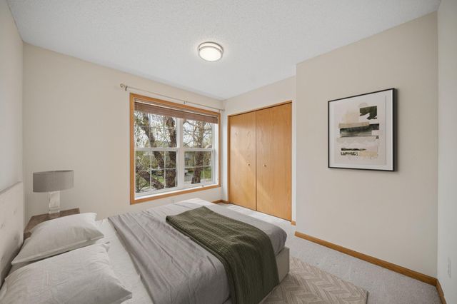 221 Butternut Circle, Carver, MN 55315
