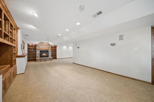 221 Butternut Circle, Carver, MN 55315