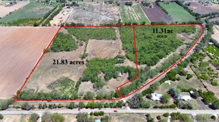 304 County Road 6611, Devine, TX 78016