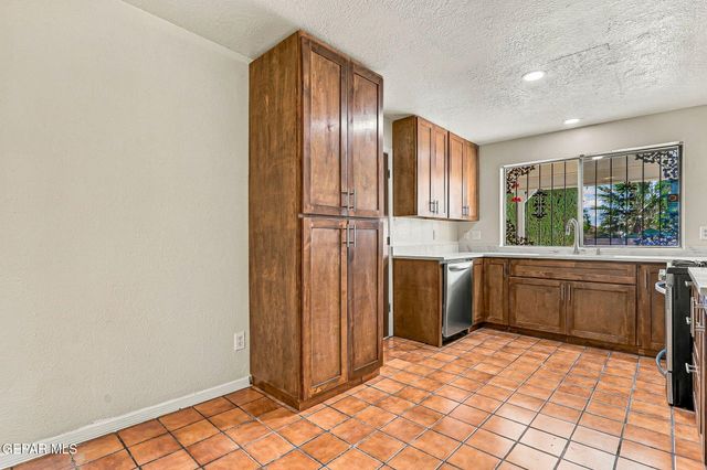 1625 LOU GRAHAM Drive, El Paso, TX 79936