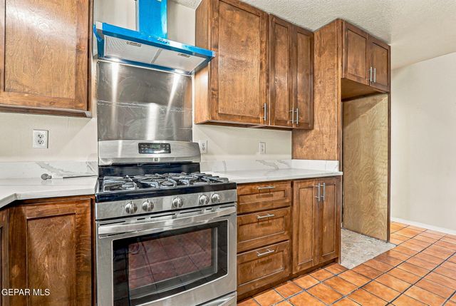 1625 LOU GRAHAM Drive, El Paso, TX 79936