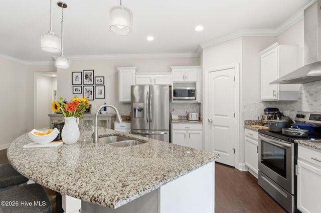 170 Beths Point, West End, NC 27376