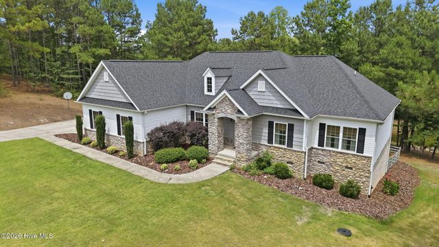 170 Beths Point, West End, NC 27376