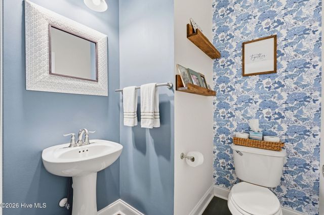 170 Beths Point, West End, NC 27376