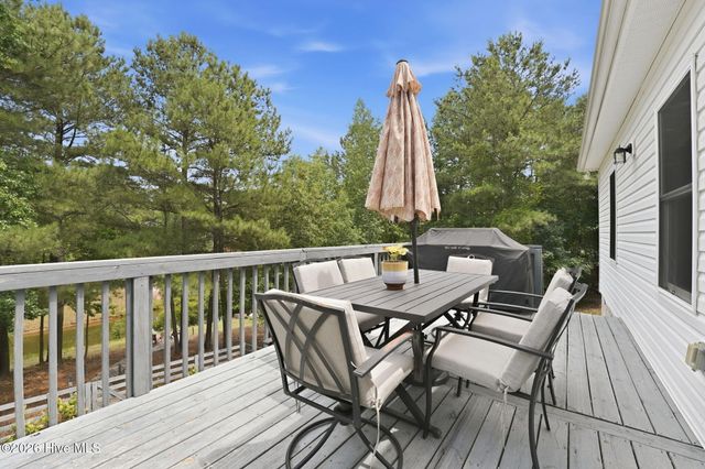 170 Beths Point, West End, NC 27376
