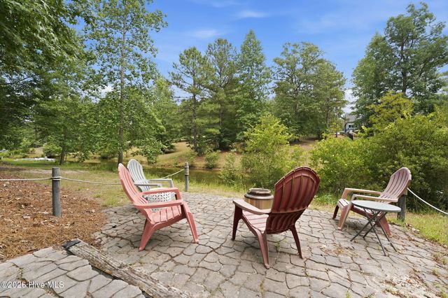 170 Beths Point, West End, NC 27376