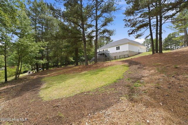170 Beths Point, West End, NC 27376