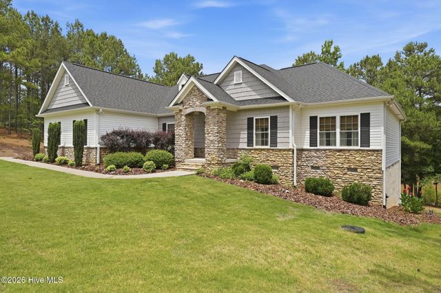 170 Beths Point, West End, NC 27376