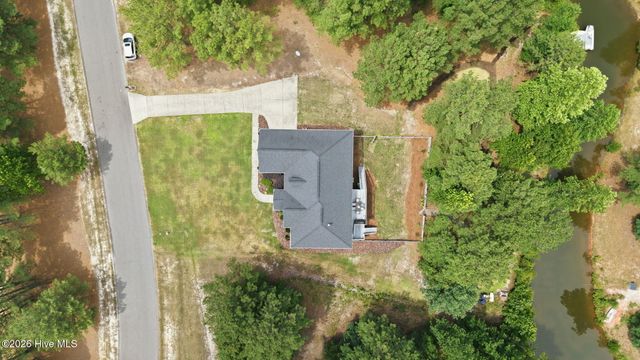 170 Beths Point, West End, NC 27376