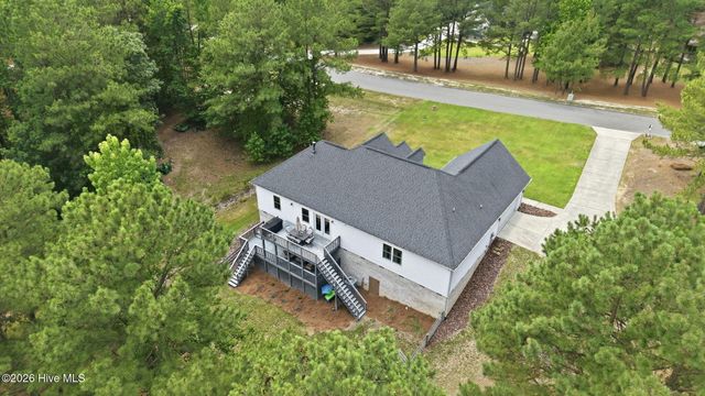 170 Beths Point, West End, NC 27376