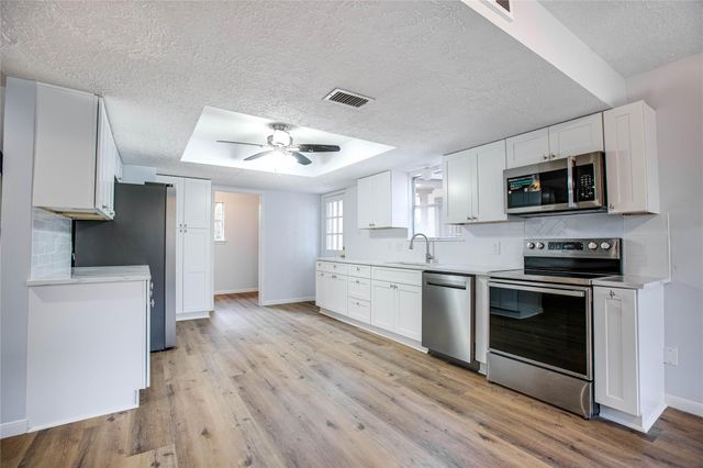 605 Jeff Davis Court, Conroe, TX 77302