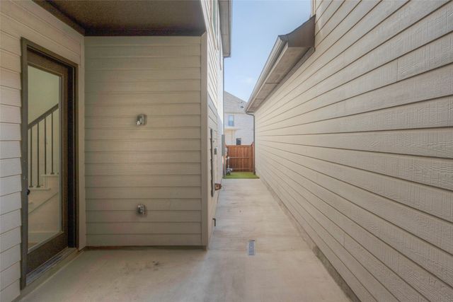 14421 Greymoore Circle, Fort Worth, TX 76008