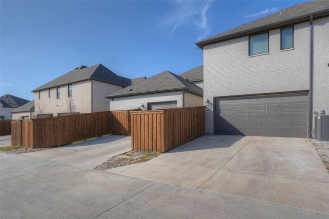 14421 Greymoore Circle, Fort Worth, TX 76008