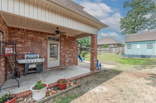 7416 Glenn Hills Dr, Sherwood, AR 72120