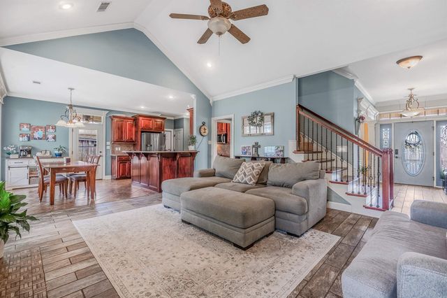 7416 Glenn Hills Dr, Sherwood, AR 72120