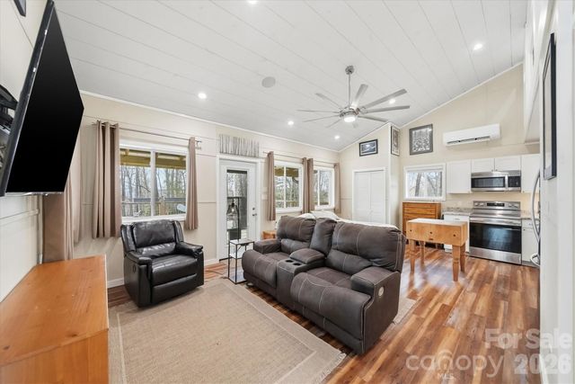 7039 Joe Bowman Avenue, Newland, NC 28657